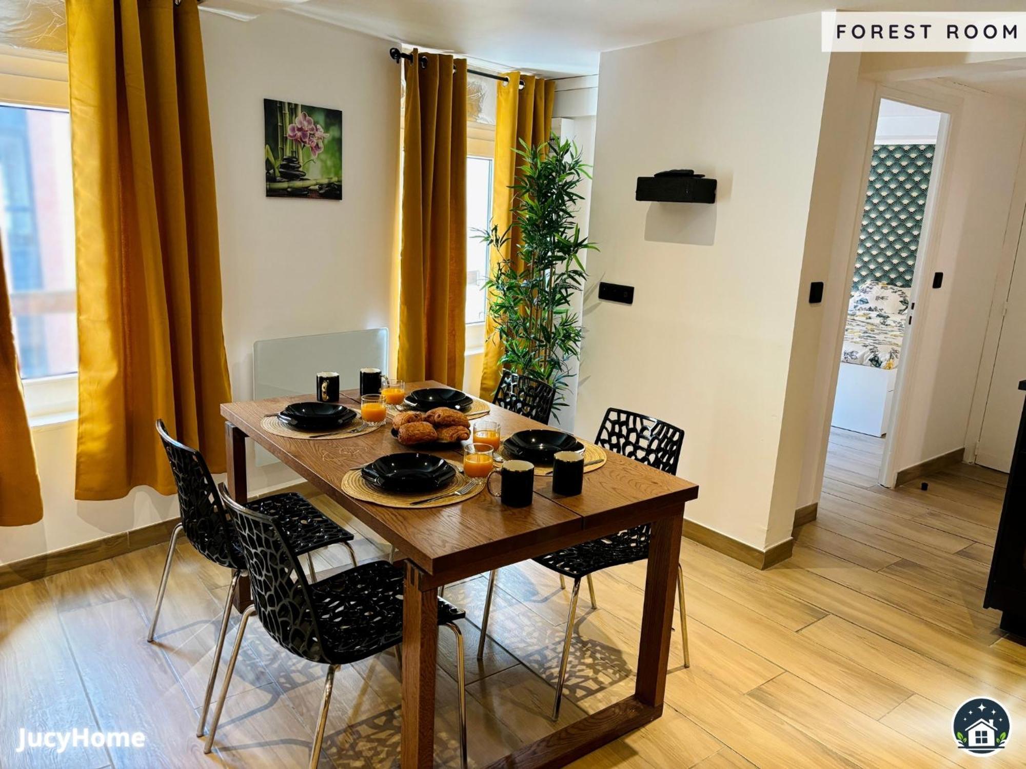 Forest Valenciennes Exterior photo